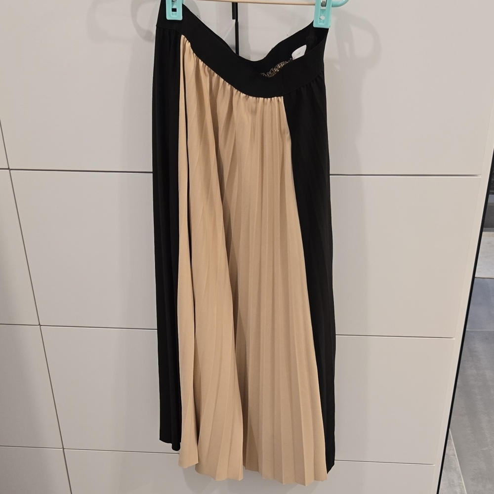 OAK + FORT Black and Cream A-Line Skirt